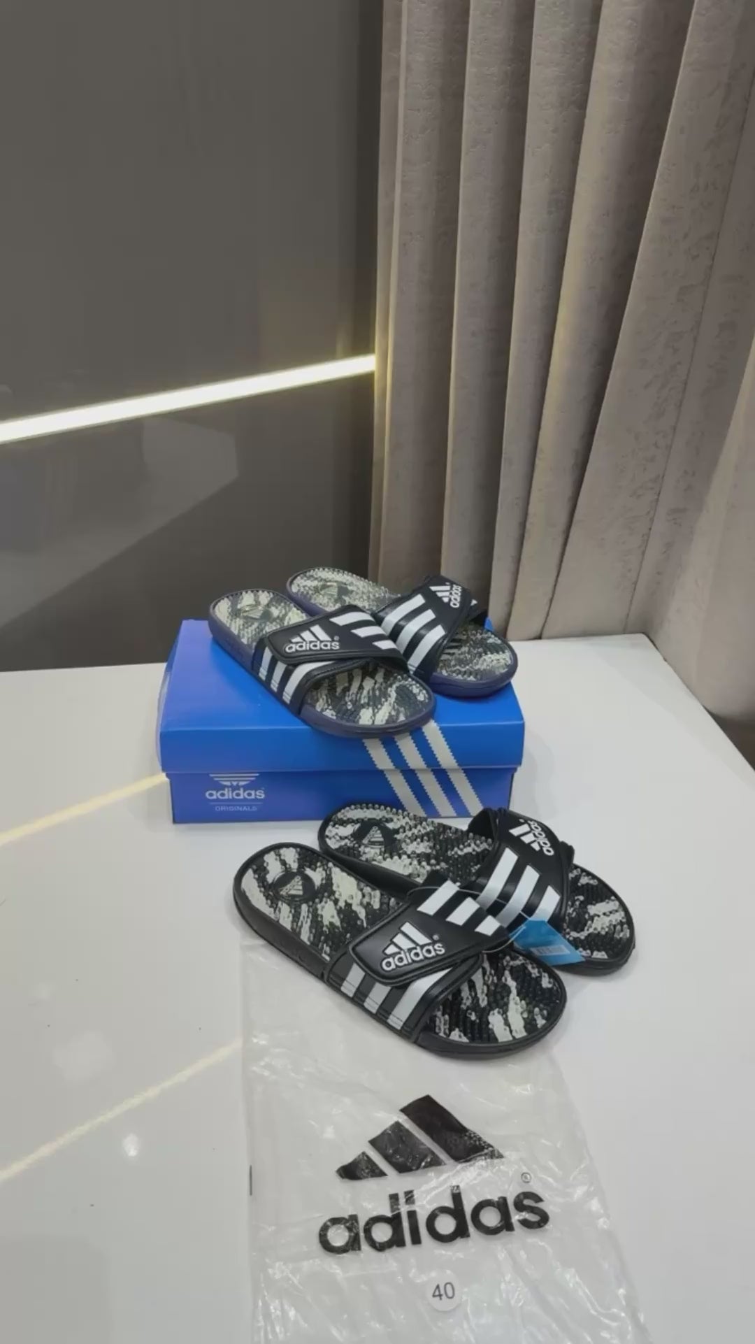 ADIDAS ADILETTE SLIDES