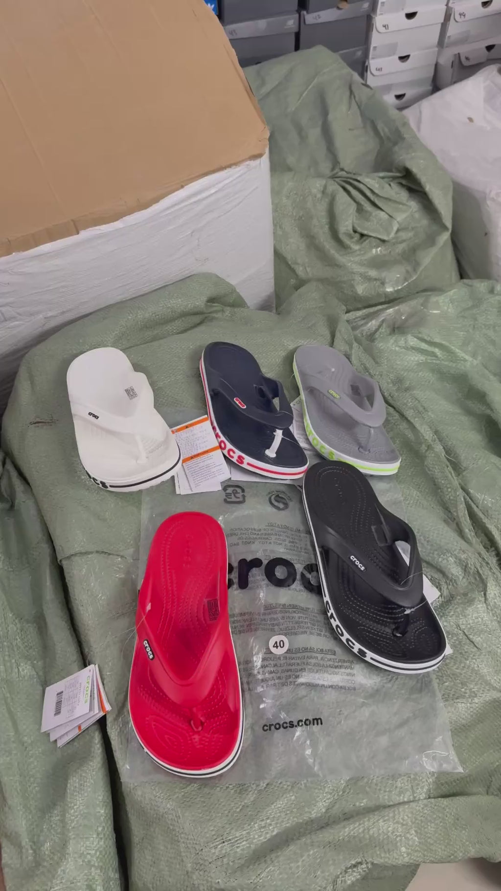 CROCS BAYABAND SLIPPERS