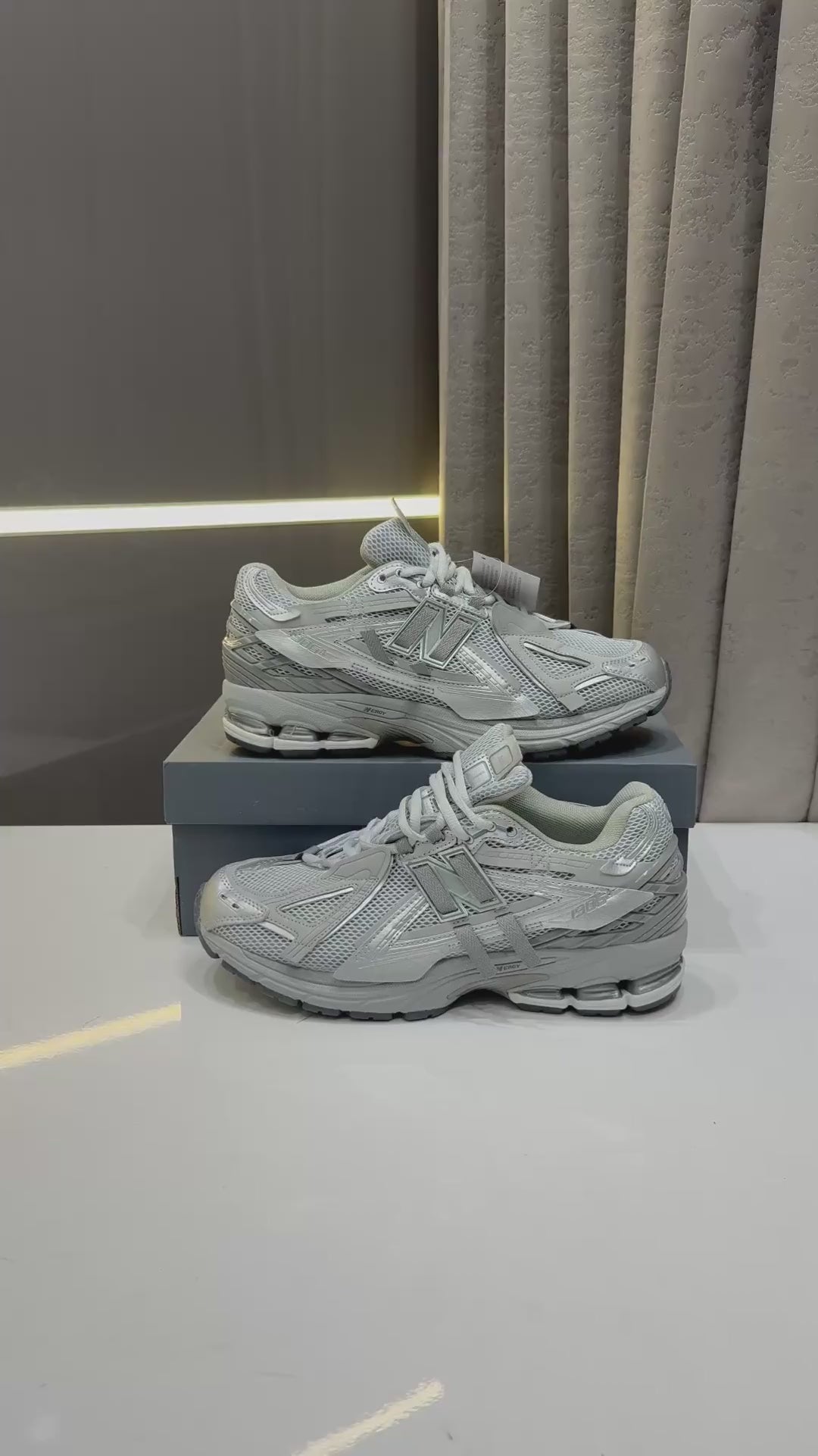 NEW BALANCE 1906A