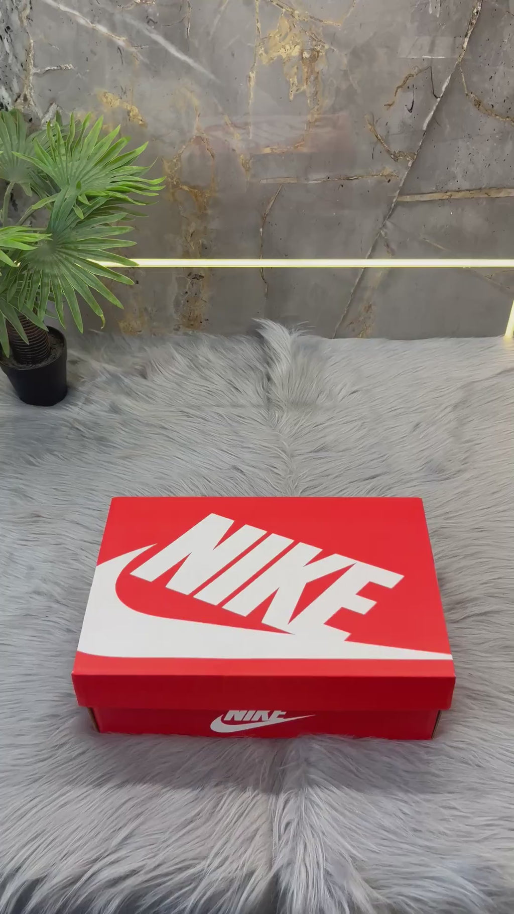 NIKE SB DUNK LOW PANDA