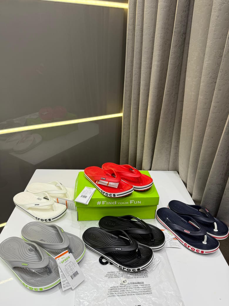 CROCS BAYABAND SLIPPERS