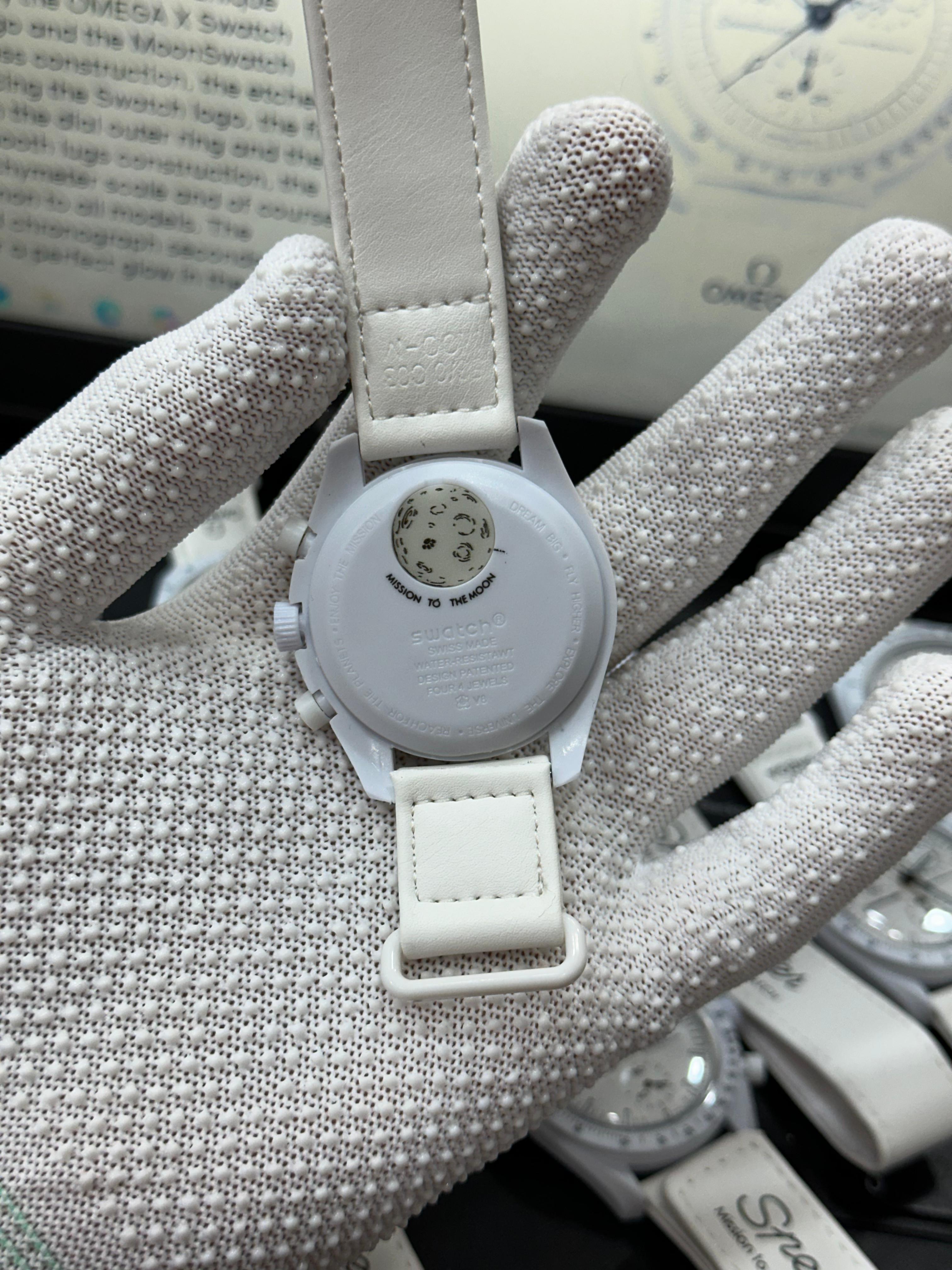 OMEGA X SWATCH BIOCERAMIC MOONSWATCH