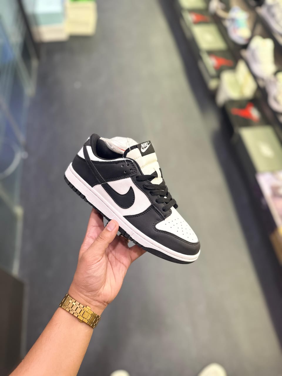 NIKE SB DUNK LOW PANDA
