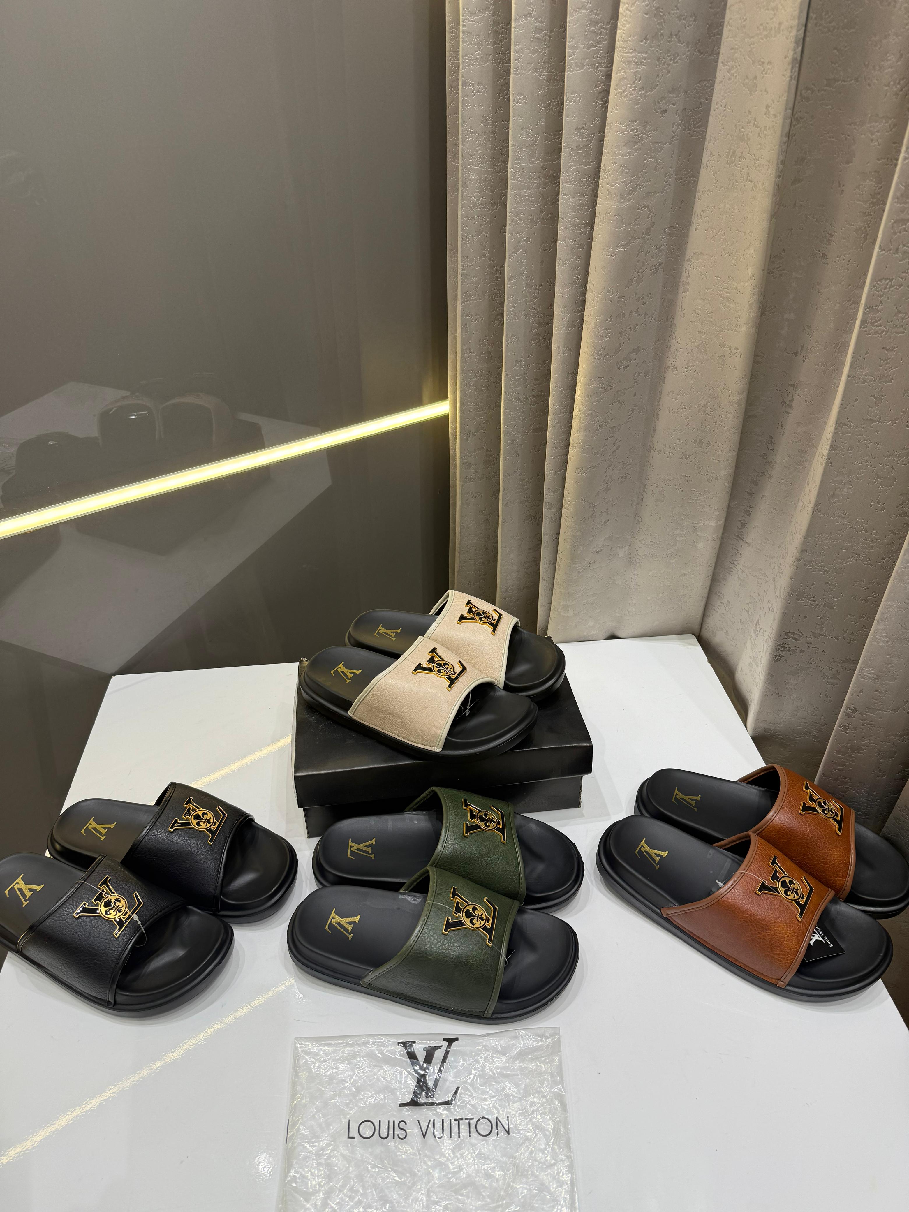 LOUIS VUITTON CROCS LITE 360