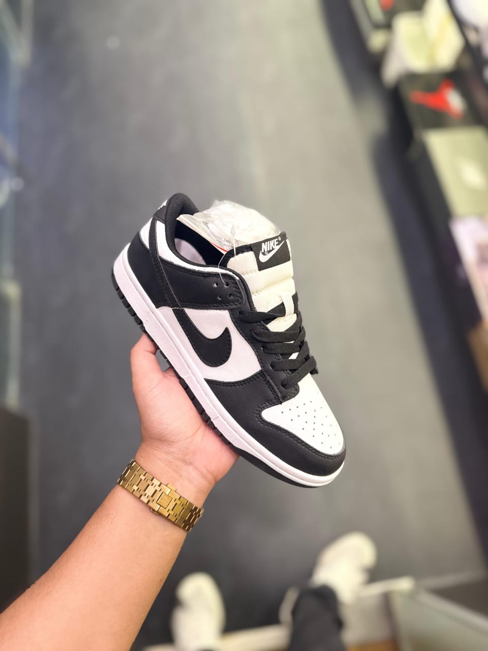 NIKE SB DUNK LOW PANDA