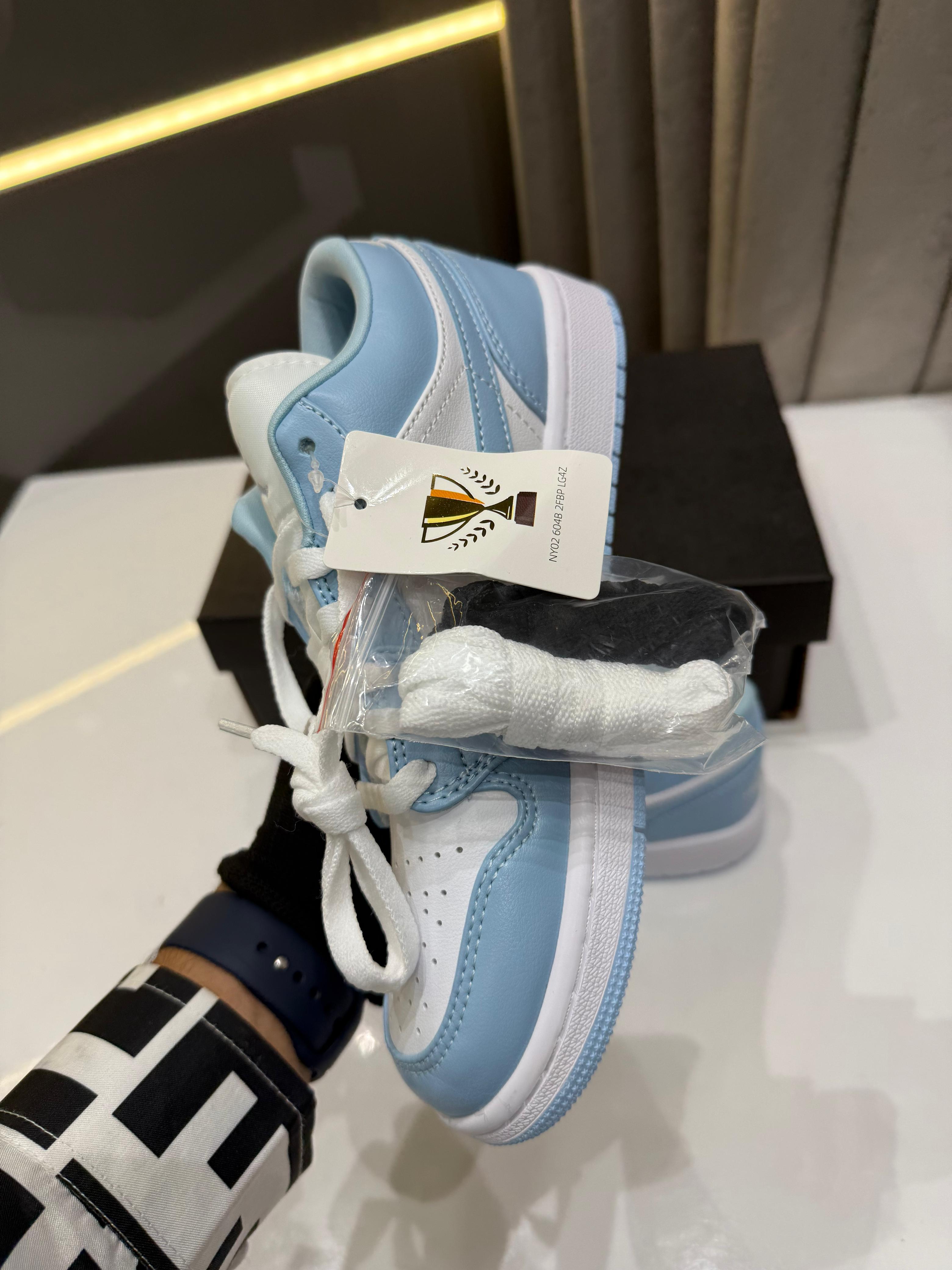 AIR JORDAN 1 LOW ICE BLUE