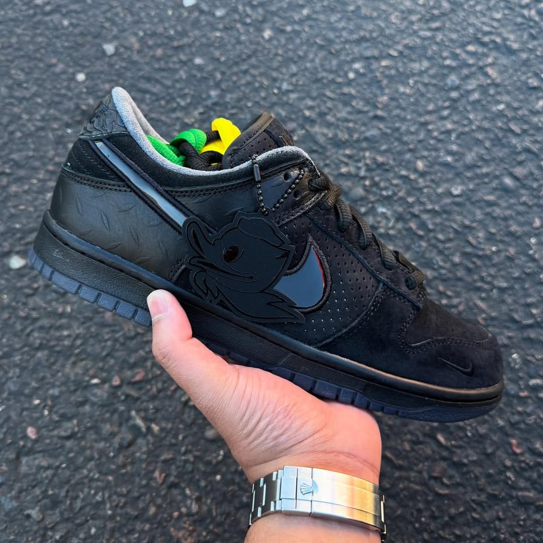 NIKE SB DUNK LOW "DUCK OF THE FEATHER BLACK UNIVERSITY"