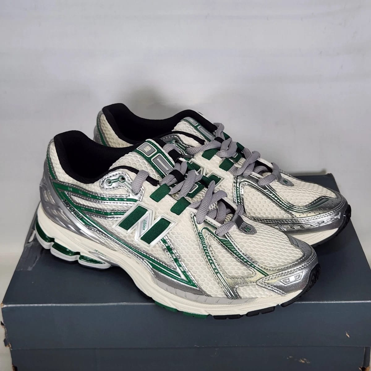 NEW BALANCE 1906R SPRUCE PACK SILVER GREEN