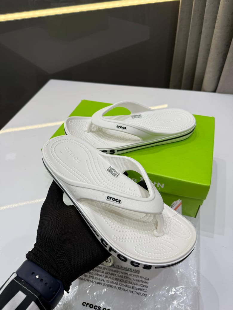 CROCS BAYABAND SLIPPERS