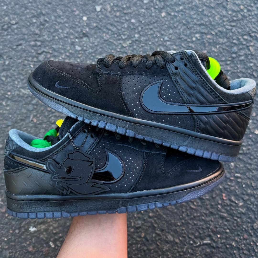NIKE SB DUNK LOW "DUCK OF THE FEATHER BLACK UNIVERSITY"