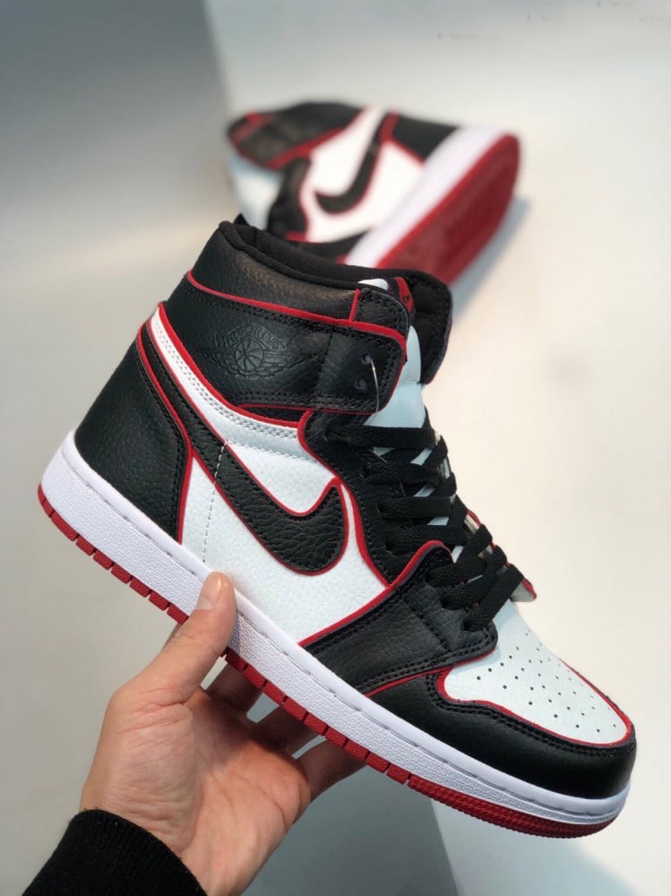 AIR JORDAN 1 RETRO HIGH OG BLOODLINE