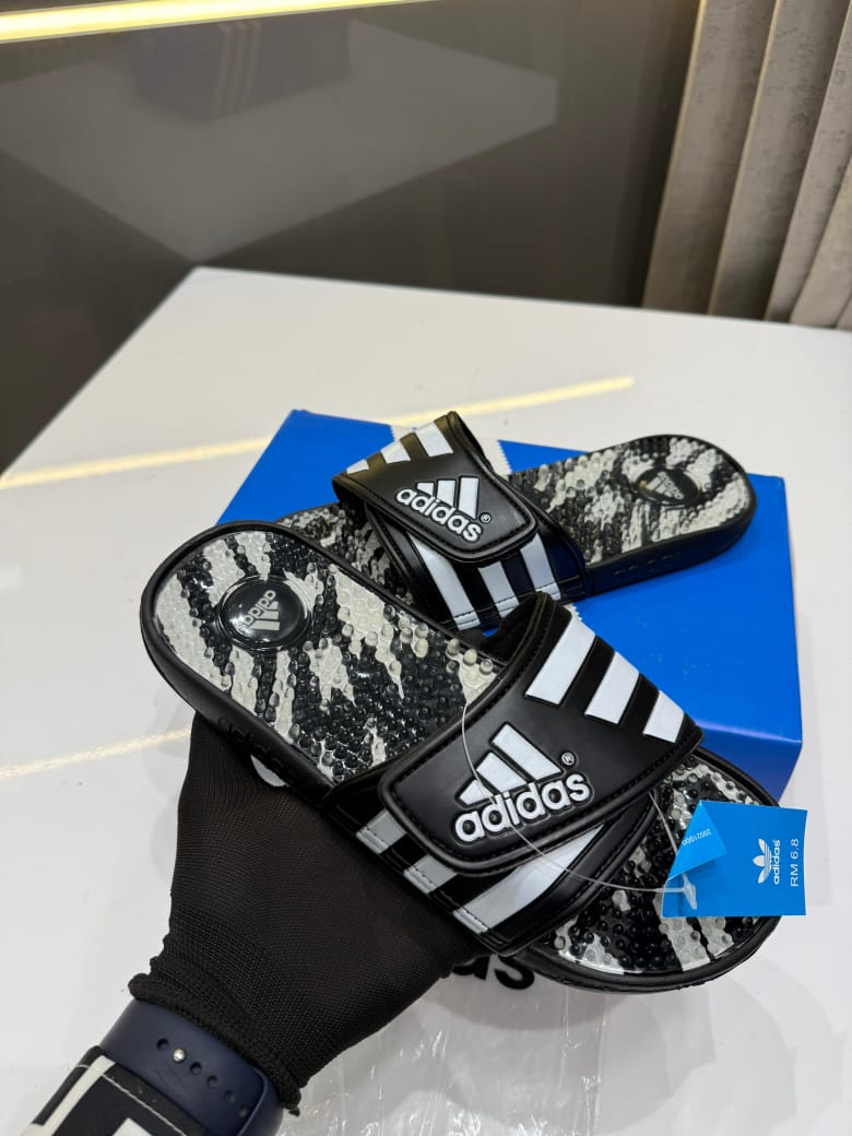 ADIDAS ADILETTE SLIDES