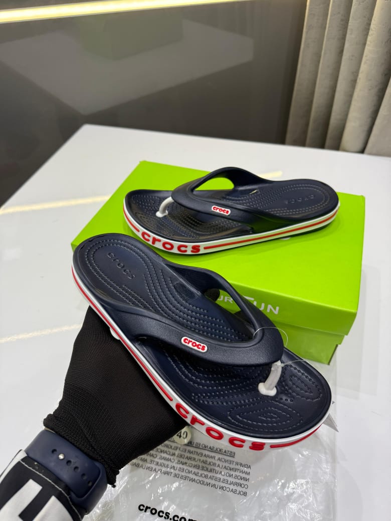 CROCS BAYABAND SLIPPERS