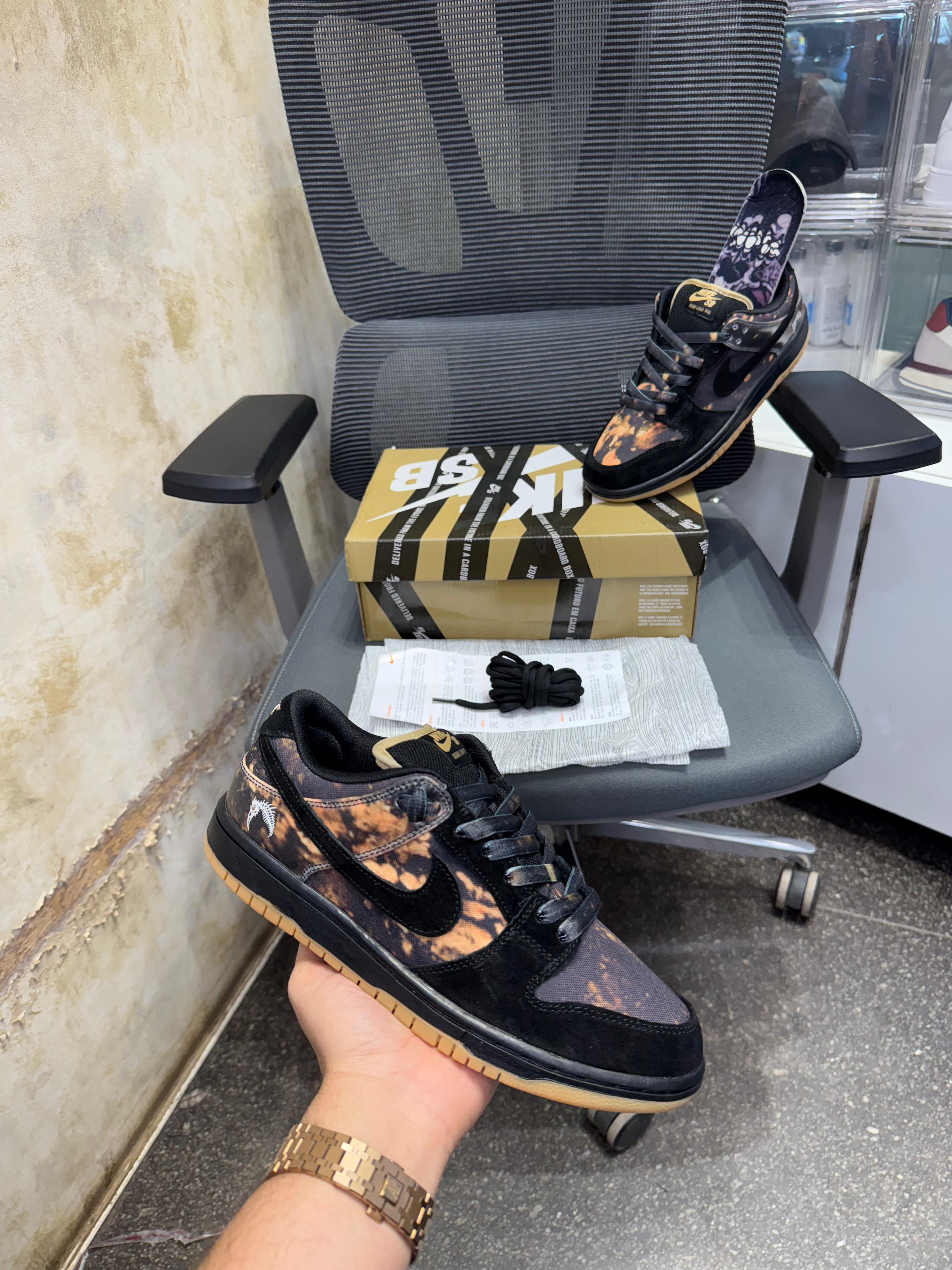 NIKE SB DUNK LOW PUSHEAD 2